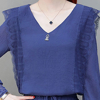 秋天了，连衣裙扔了吧!48岁嫂子穿上这时髦套装，美的无法呼吸