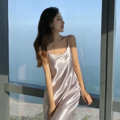 为什么“吊带裙”总会遭到“诋毁”?因为漂亮的性感就是这么诱人