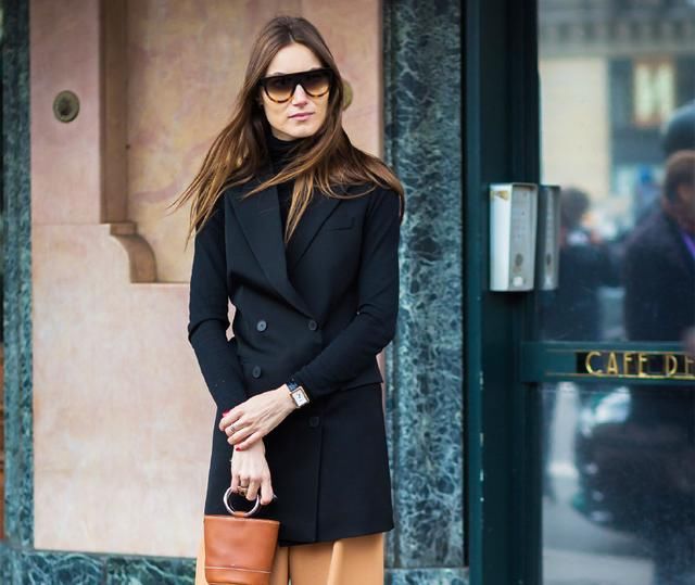 过了30岁，女人应该有几件像样的衣服，第一件就很多人没有