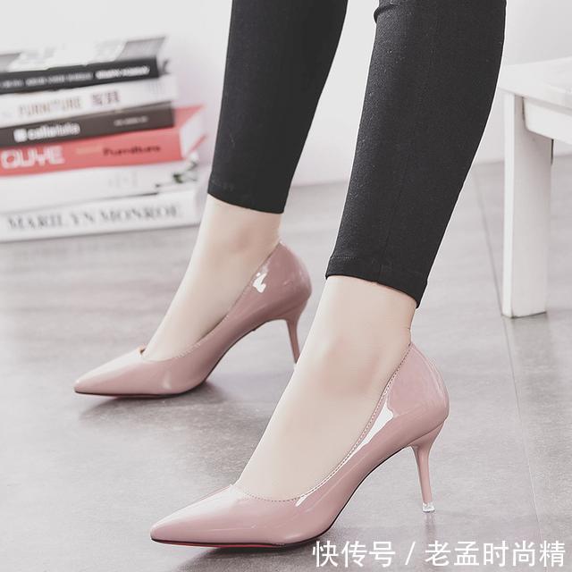  [尖头]职场女必备的八款OL高跟鞋，每一款都让你一见倾心！