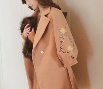 难怪老婆不穿羽绒服了，今年流行毛呢大衣配裸靴，显高又洋气