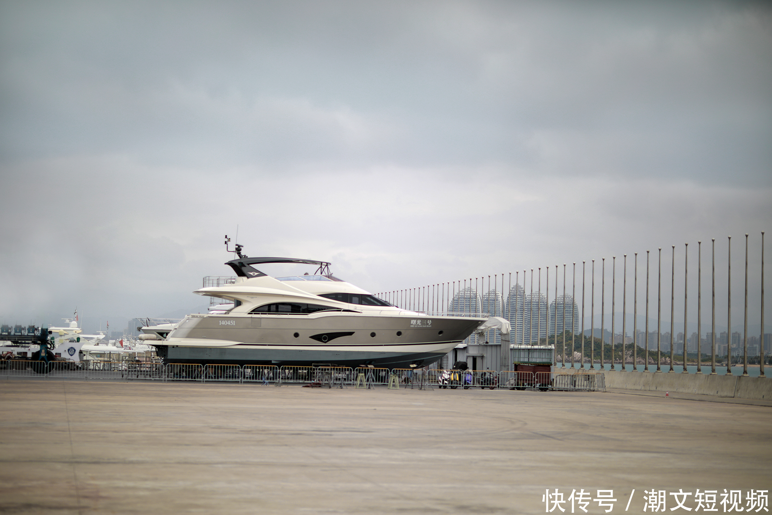 三亚拍婚纱的人