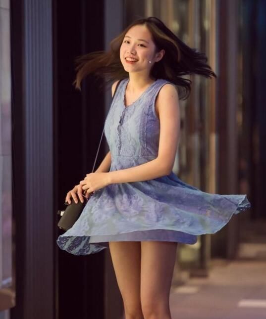 小勐拉街拍:“绝世街拍美女”，想必就是她这样的吧!