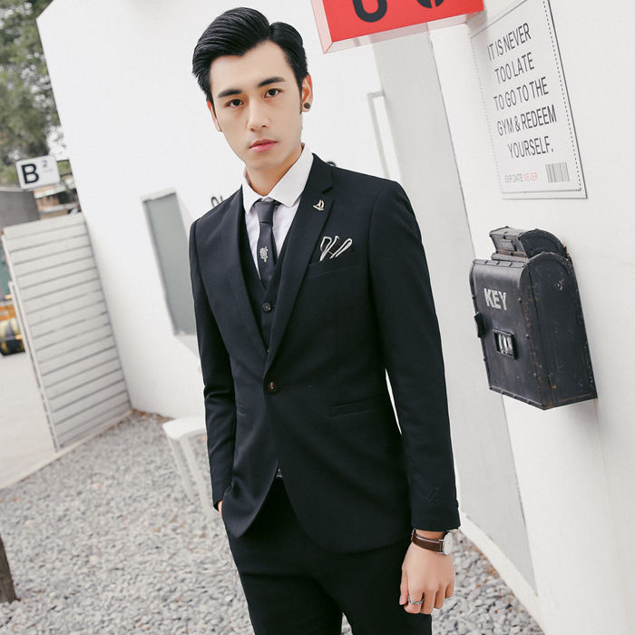 今年巨流行“小西装”，高贵得体，气场十足，明天相亲就选它