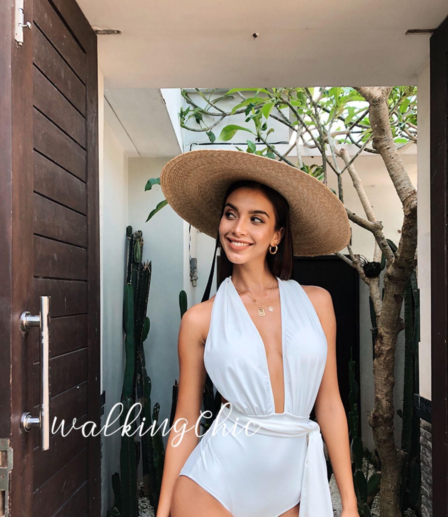 中山温泉来了泰国名模,黄色草帽大秀妖娆,上演S型女性美