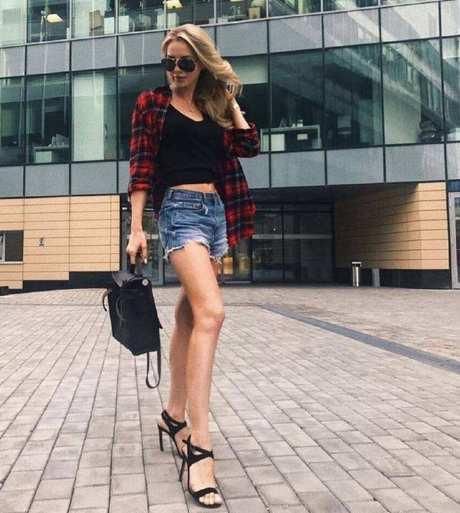 乌克兰白富美身价高达183亿，每天任务就是花钱，整容成乐趣