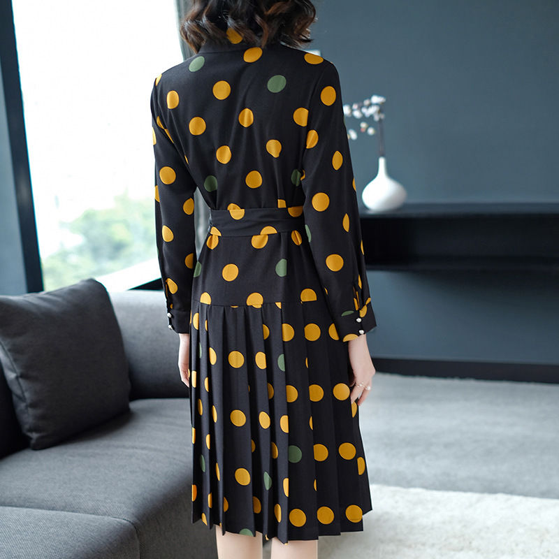 这连衣裙刚上市就火了，一款比一款漂亮，比卫衣美嫩的不得了