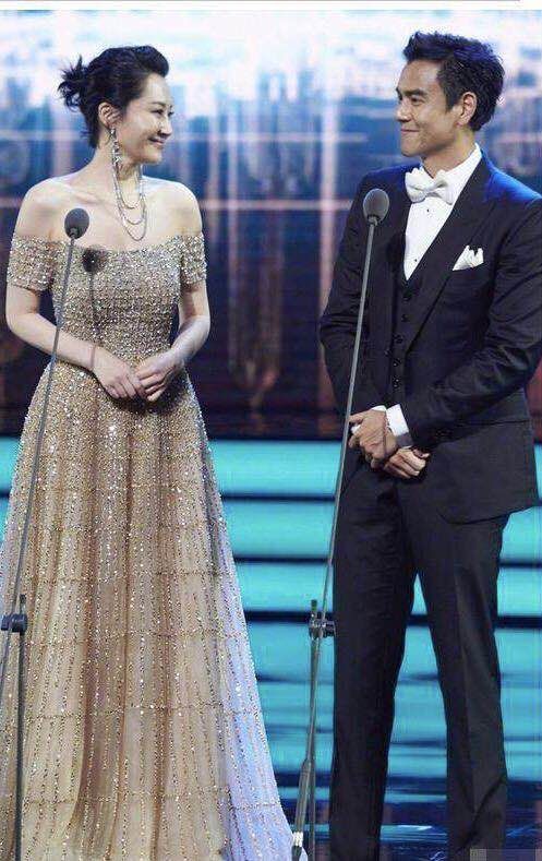 许晴你也太夸张了!裤子也能当鞋穿?