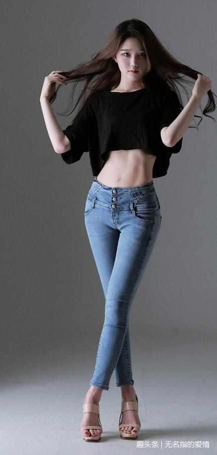 时尚穿搭：穿什么样的牛仔裤最有魅力呢？当然是紧身牛仔裤了