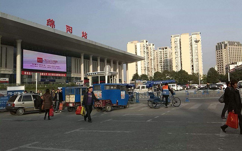 中国西南地区GDP最高的十个城市，第三名与第二名差了一万多亿!