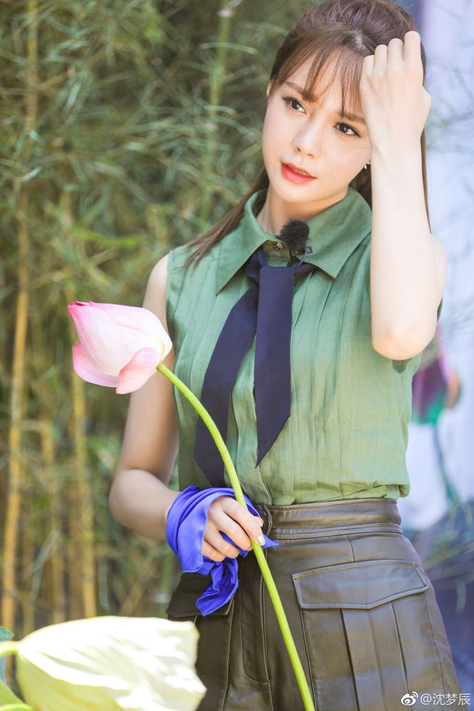 沈梦辰:这大长腿又美又白