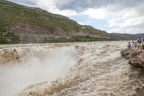 黄河源头在哪里?看到碗口大小泉眼,太意外了