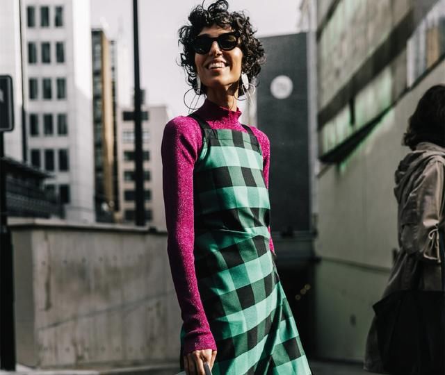 别再愁秋天穿什么啦,毛衣配裙子就很好看,一套美过一套