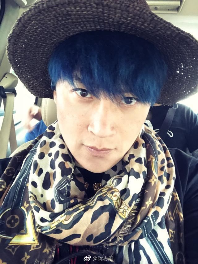 陈志朋自称中国时尚教父，网友回应“你头发终于正常了”!