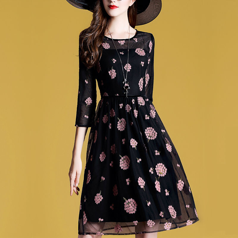 为了过中秋，小姨这裙子可找了几个月，比大牌子的显瘦洋气好千倍