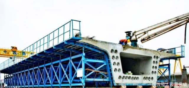 河南新修建的高铁，全长380公里耗资547亿，带来巨大的经济收益