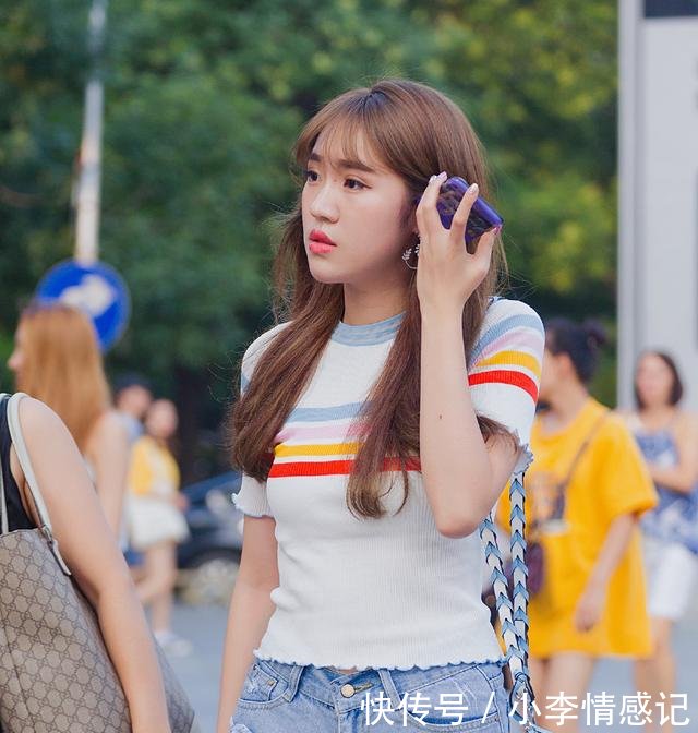 街拍香奈儿的透明靴子，是用来穿的，不是用来趟水的