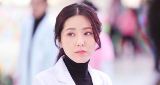  「影帝」她被称200年一遇的美女，3个前男友都是影帝，出道20年却不温不火