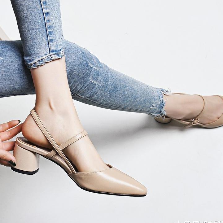 玉足不恋细高跟, 粗跟凉鞋亦优雅