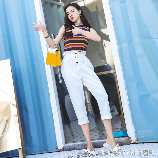 矮个子女生不一定非要穿高跟鞋才行，穿这种洋气套装，照样显高