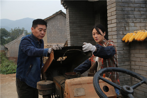 《初婚》剧组今亮相申城 朱锐林继东演绎情感