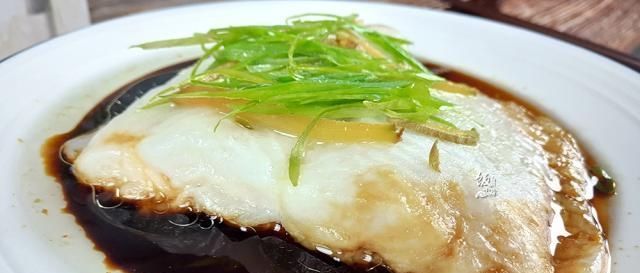 【龙利鱼】这鱼没有鱼刺,清蒸后没腥味,鱼肉鲜嫩,再贵也得买,小孩多吃点