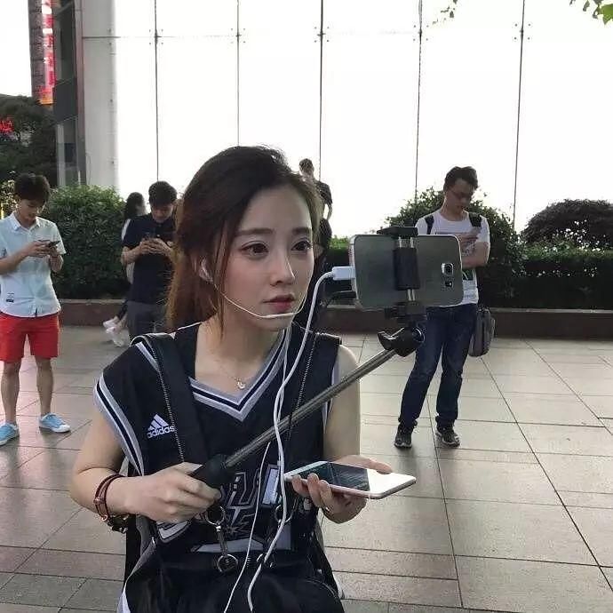 冯提莫回应“没发生男女关系!只见过一次面”你信吗?百万公款为何