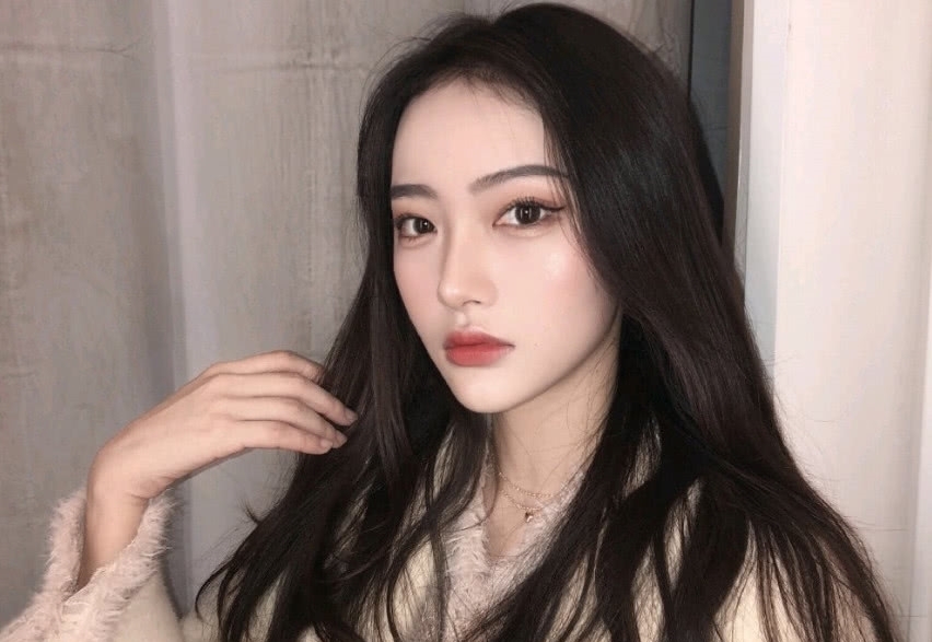 脸上■越长越精致的女生,脸上往往有这3个特征,难怪异性缘“爆表”！