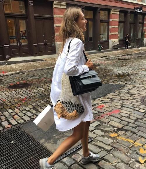  气质■裙子下面别搭高跟鞋，学学时尚达人的“娘MAN风格”，时髦显气质