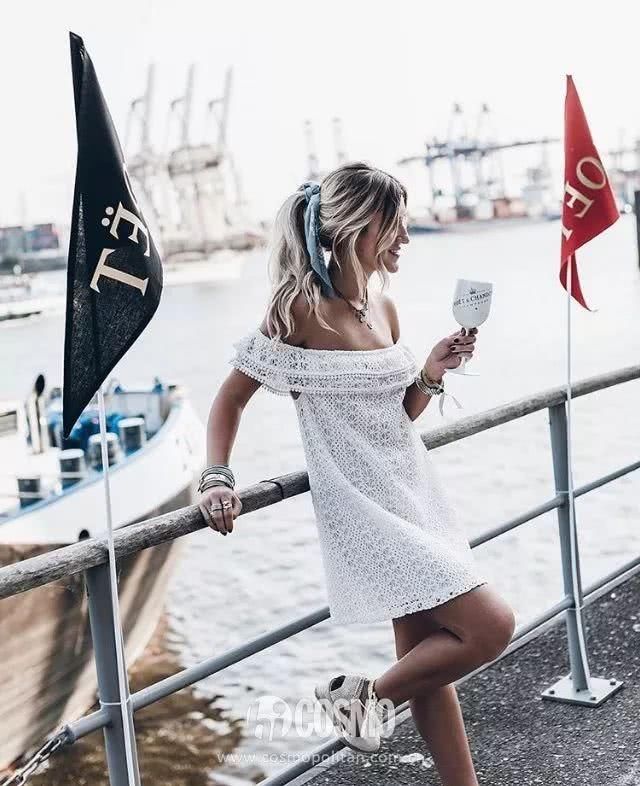 尴尬!我今日的完美造型毁于内衣露边……