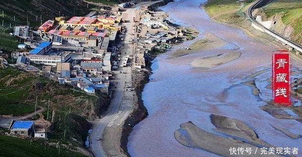  【归属于】这个小镇有1.4万平方公里，人口不到3000，是中国最大