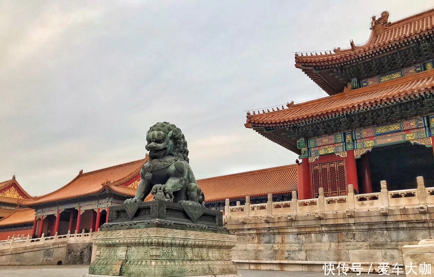 亲身经历证明，故宫是可以拍出近乎无人的照片的