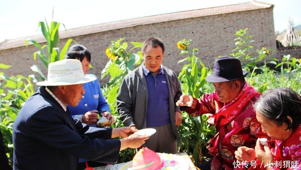 农村老话常说：“钱不借三，礼不随三”，你知道是啥意思吗？