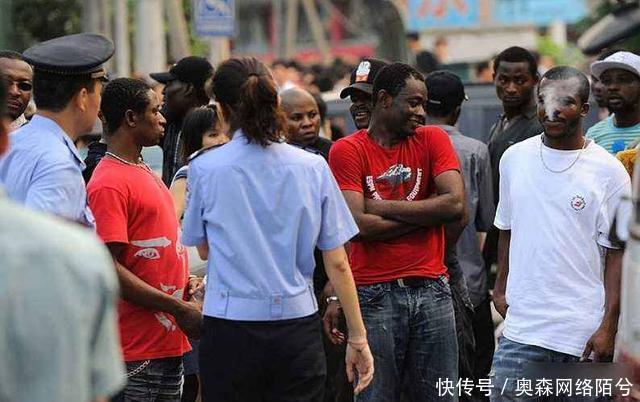 远赴广州的非洲黑人都是靠什么生存倒卖早已司空见惯
