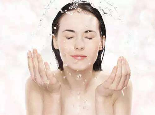 白醋洗脸能美容吗?如何正确使用白醋洗脸?