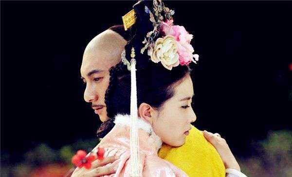 同样是复出拍戏,刘诗诗演女一号,而老公吴奇隆