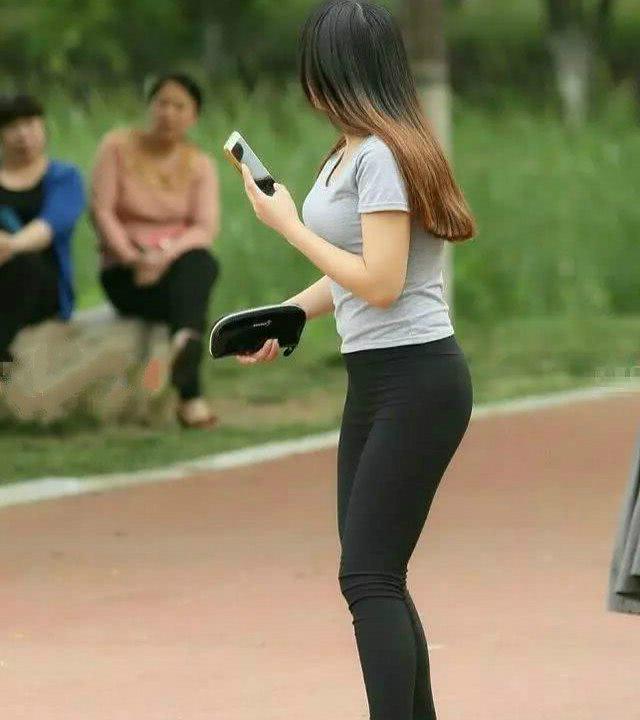 简约大气的打底裤，让你成为力与美的女神！