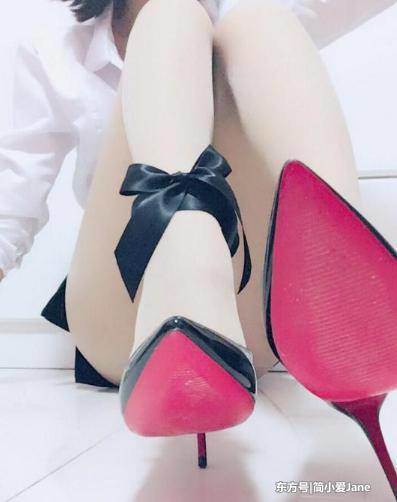 尖头高跟鞋，个性时尚范的设计，时尚之余彰显独特的个性