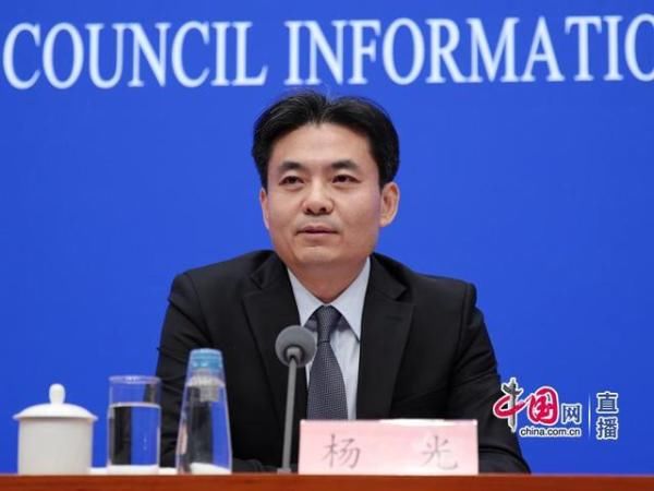 元朗白衣人攻击“市民”是“无差别恐袭”？港澳办：诬蔑