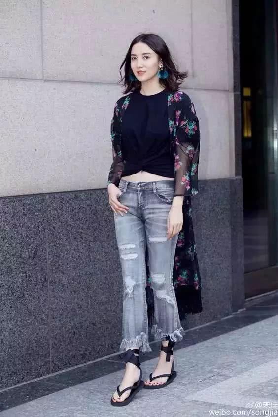 『小黑』比阔腿裤好穿,比小黑裤显瘦!给我一条这样的裤子,我能美翻一整季!
