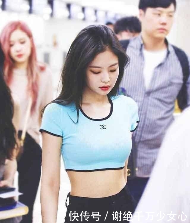  『款式的短上衣』占据时尚圈半壁江山的单品，显高又显瘦，短款上衣竟如此火爆?