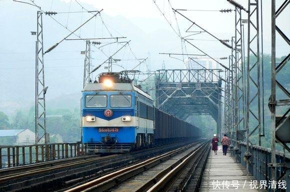 再见！重庆首座长江大桥今天退休，去留问题成关注的焦点