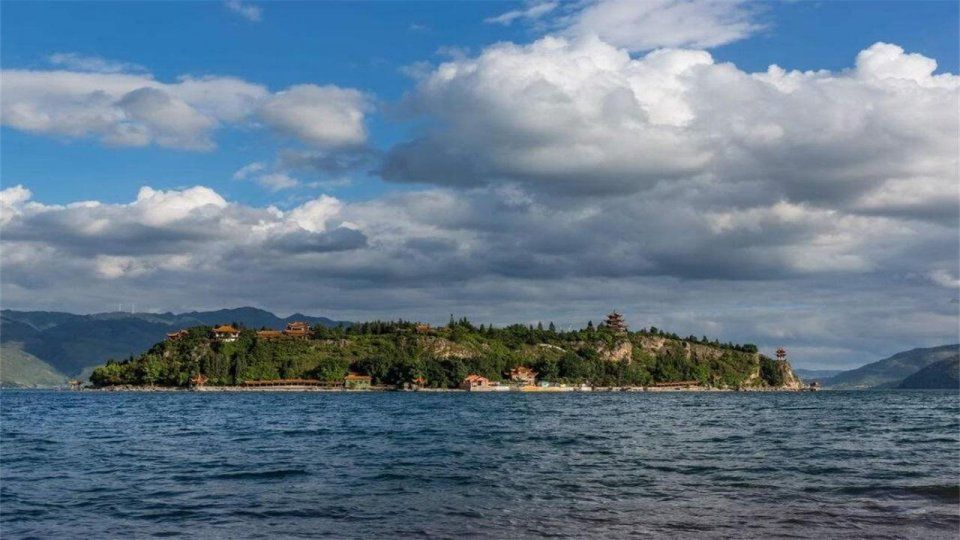 中国最怕被污染的湖:淡水量占中国十分之一,清澈了300万年!