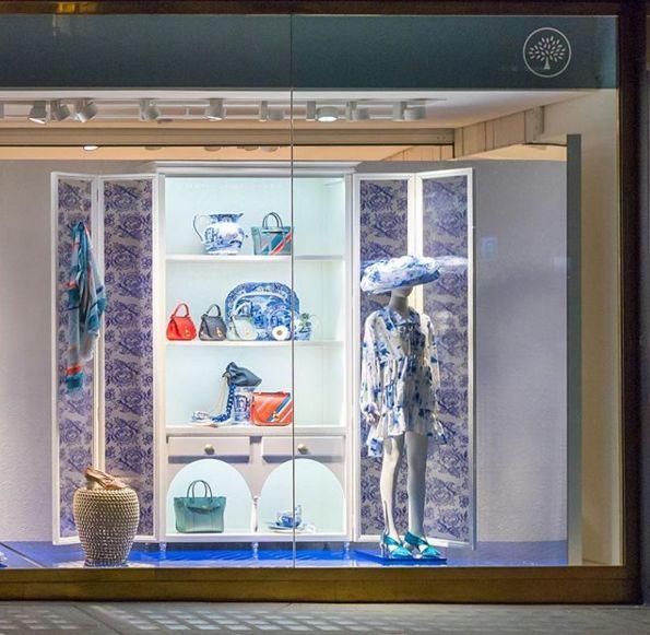 没想到!她把《演戏攻略》中的元素用在橱窗里，高级炸了!