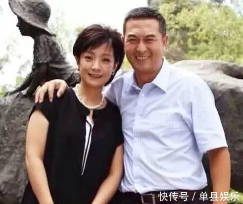  『前夫』她离婚获得24亿分手费，二婚嫁给张嘉译，如今50岁被宠成公主
