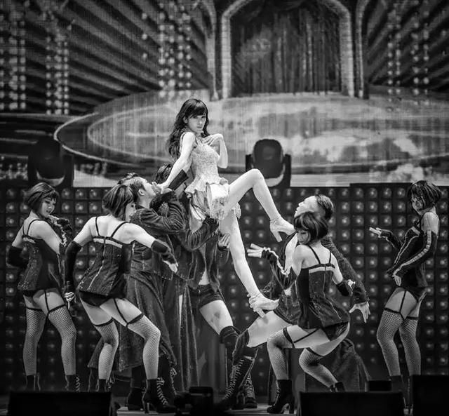 脂玫乐文章分享：48岁莫文蔚、51岁周慧敏的腿！20岁的我败了~