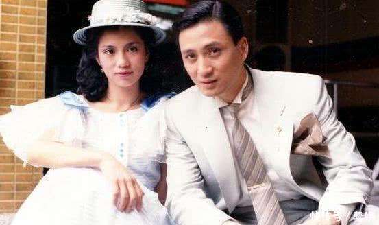 汤镇业小25岁二婚妻子近照, 原来每天面对的是