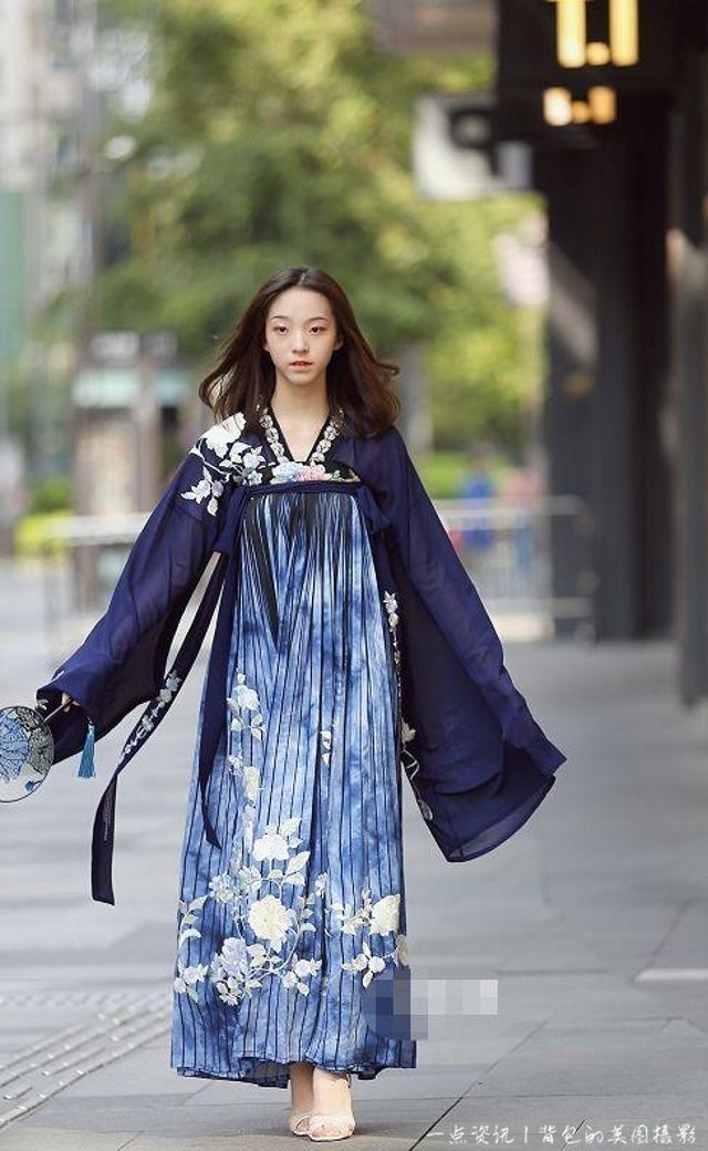 人像摄影：姑娘时尚，优雅，非常的精致美丽