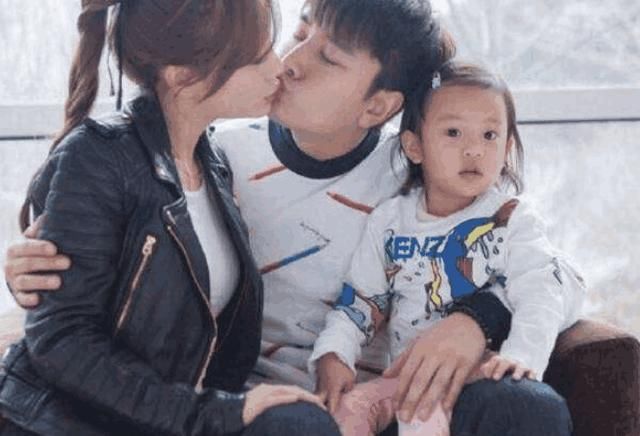 正式承认！贾乃亮发长文回应真实婚姻状态，网友：终于忍不住了