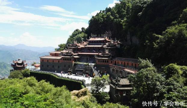  「蓬莱仙境」到坐落在蓬莱仙境的清水岩寺，朝拜清水祖师爷游览仙山风景。